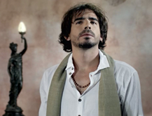 Tomás