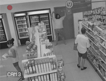 Intruso en la farmacia