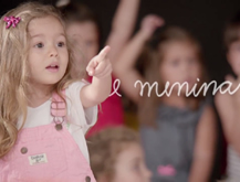Meninas e Carrinhos