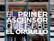 El primer ascensor que sube el orgullo