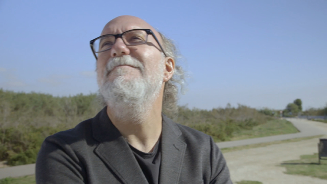 Trailer - TONI SEGARRA. Un Tipo que Escribe Anuncios