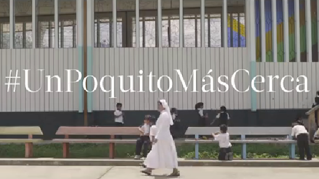 Un Poquito Más Cerca