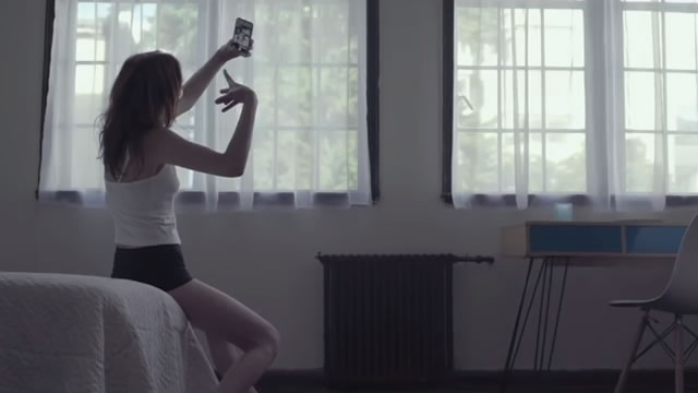 Trailer - Por Otros