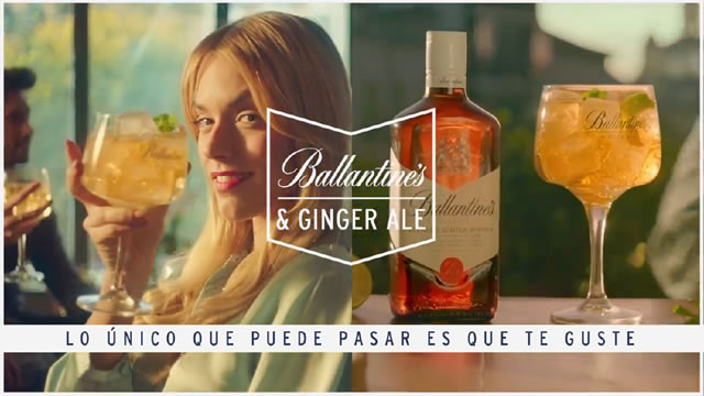 ¿Qué pasa si una chica pide whisky?