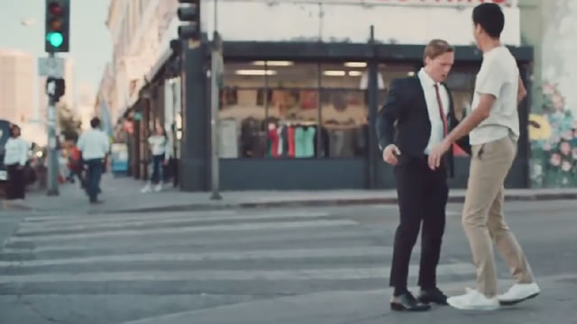 Suit (versión español)