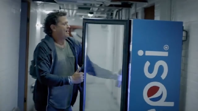 Empezó el #ModoFútbol y Carlos Vives se queda