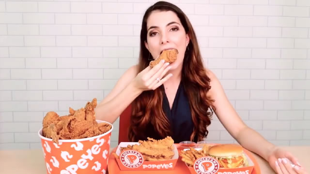 ASMR - Provando cardápio do Popeyes