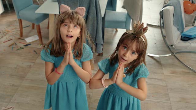 Trailer - Todo queda en familia