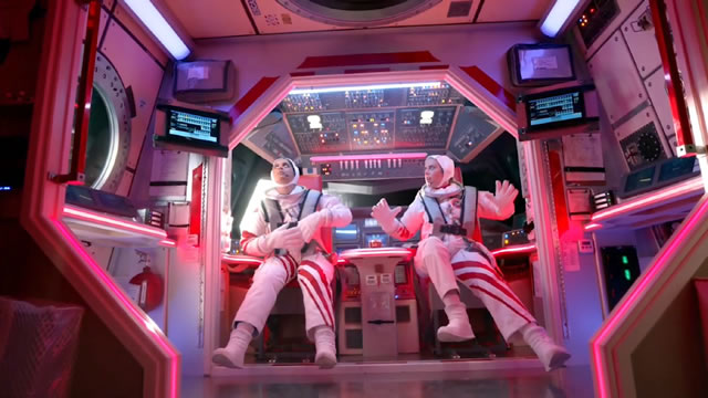 Teaser - Space Walk