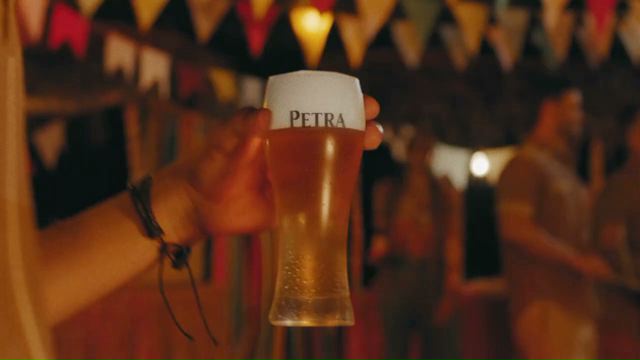 A cerveja que é muito a gente