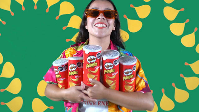 Pringles asegura su pierna a una fan