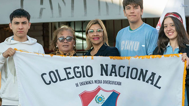 El Renacer Albirrojo - Escuelas