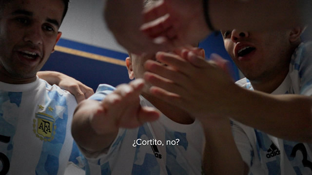Ahora miranos jugar