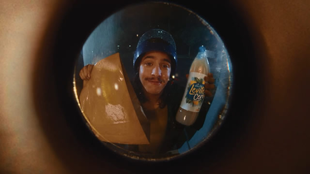 Sí, comemercial
