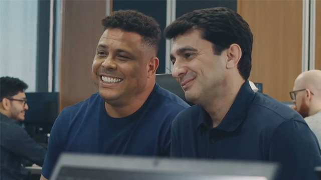 Ronaldo visita empresa em Maringá-PR