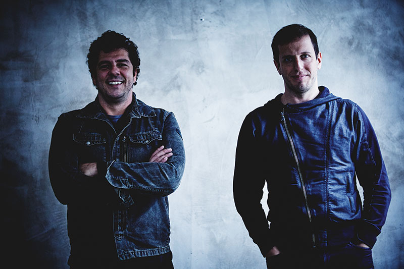 Jones+Tino: 2 minutos de 100 años