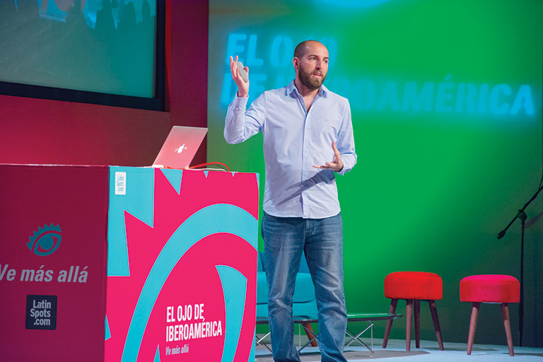 Pablo Tajer: Del mundo offline al online
