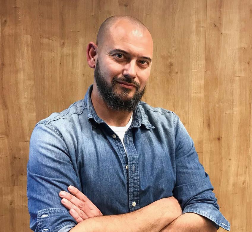 Jesús Lada: Con grandes ideas sobre la mesa