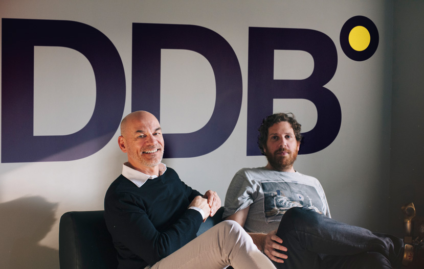 DDB: Encontrar la identidad