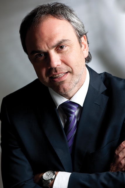 Luciano Deos: Diseño a gran escala