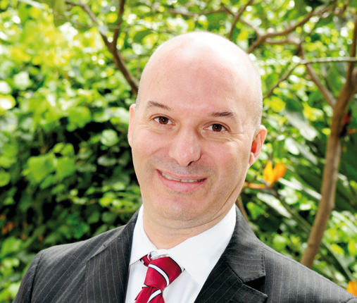 Gustavo Averbuj: Huérfanos espartanos
