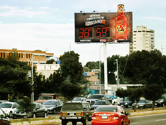 Acción - Salsa 57 Hot de Heinz
