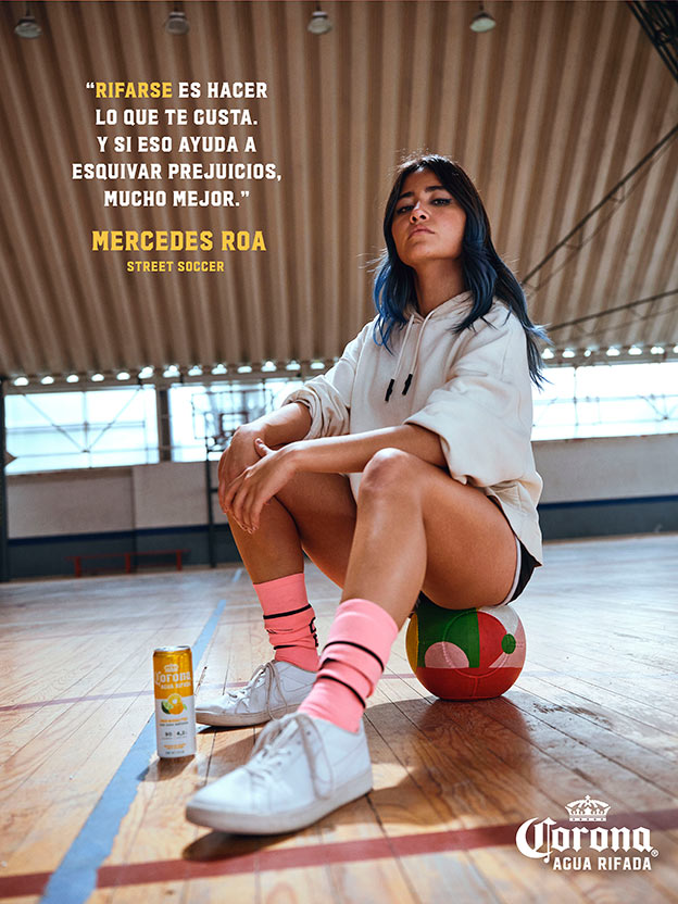 Corona Agua Rifada Mercedes Roa
