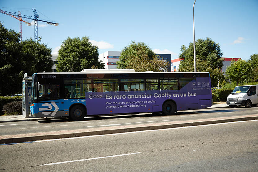 Es raro anunciar Cabify en un bus 03