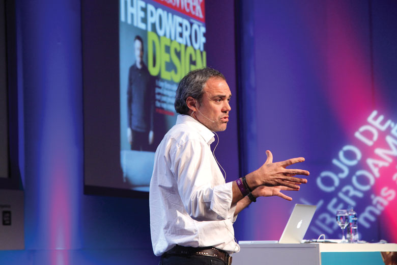 Luciano Deos, durante su charla: “El papel del diseño en la construcción de marcas”
