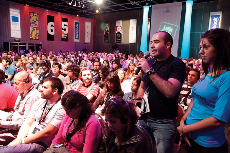 El público iberoamericano llenó en Salón de Conferencias de El Ojo 2011