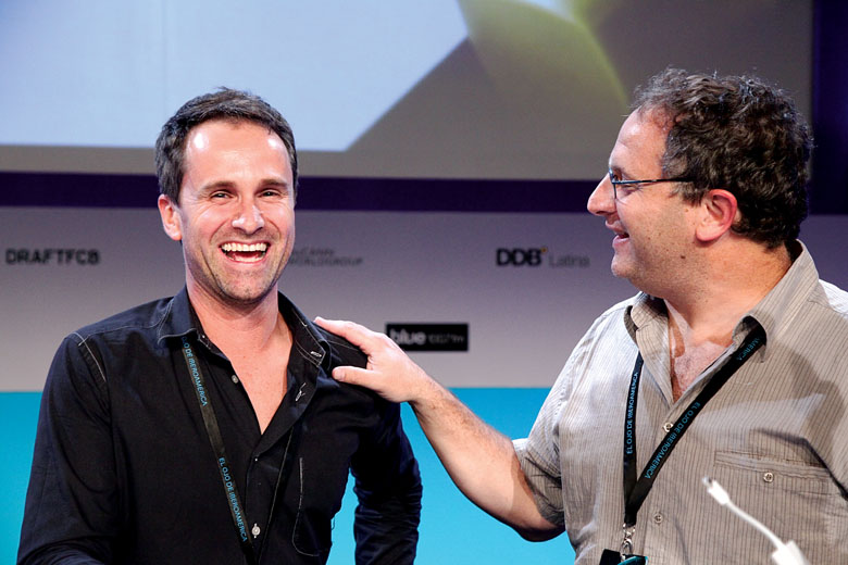 Chris Garbutt junto a Santiago Keller Sarmiento previo a su charla