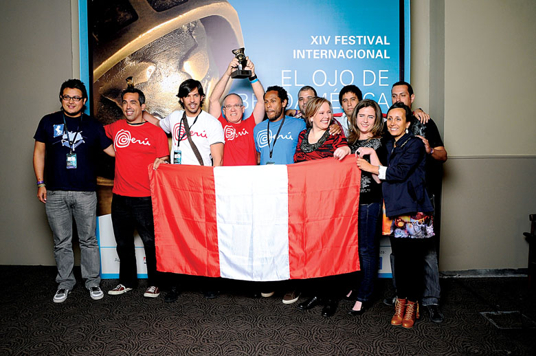 Y&R Perú festeja su Gran Ojo por De Perú for Perú para Prom Perú