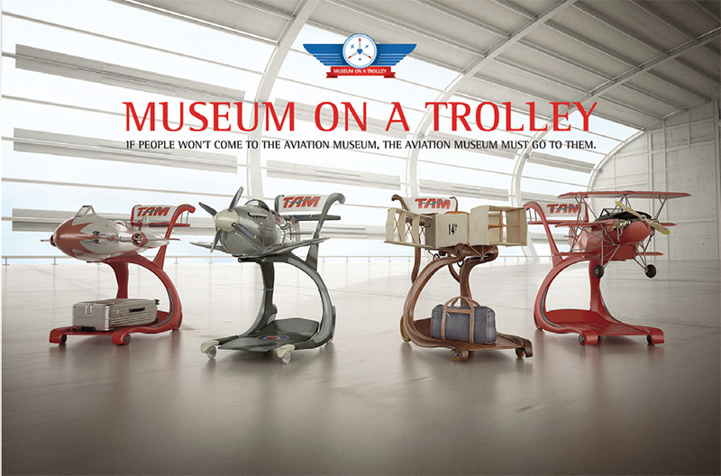 Museo en un carrito de equipaje