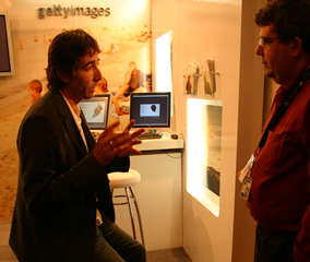 Lewis Blackwell, de Getty Images, durante una entrevista.