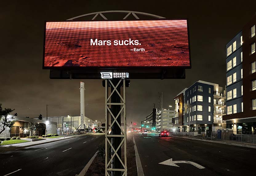 Campaña Earth (our planet) and Activista - MARS SUCKS