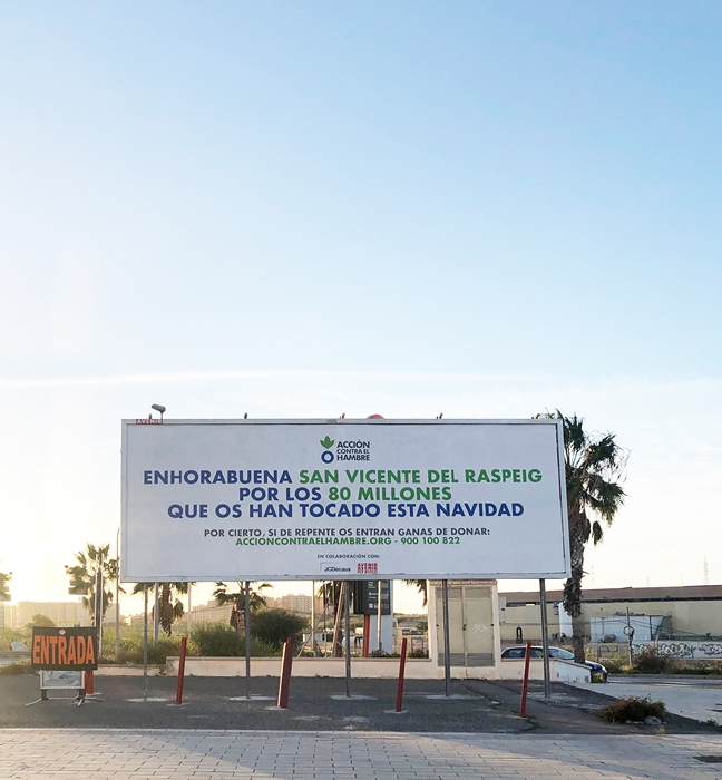 Una valla en las afueras