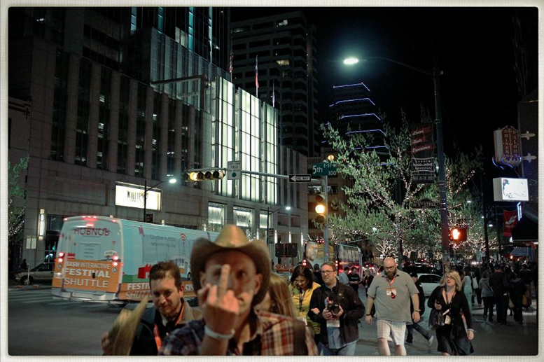 Congress Avenue. Aunque acá no parezca los Austinites son increíblemente amigables