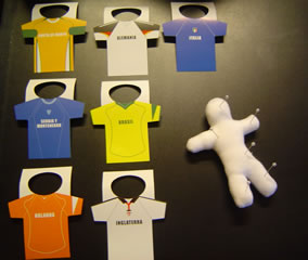 Camisetas Selecciones + Muñeco Voodoo