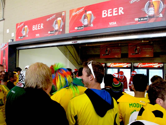 Stand afuera del Estadio Soccer City